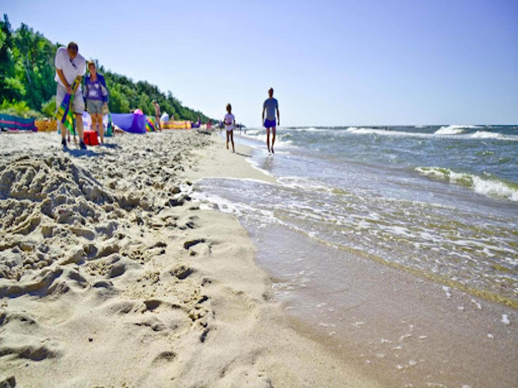 Spacious Holiday Homes Near The Beach In Поберово Екстериор снимка