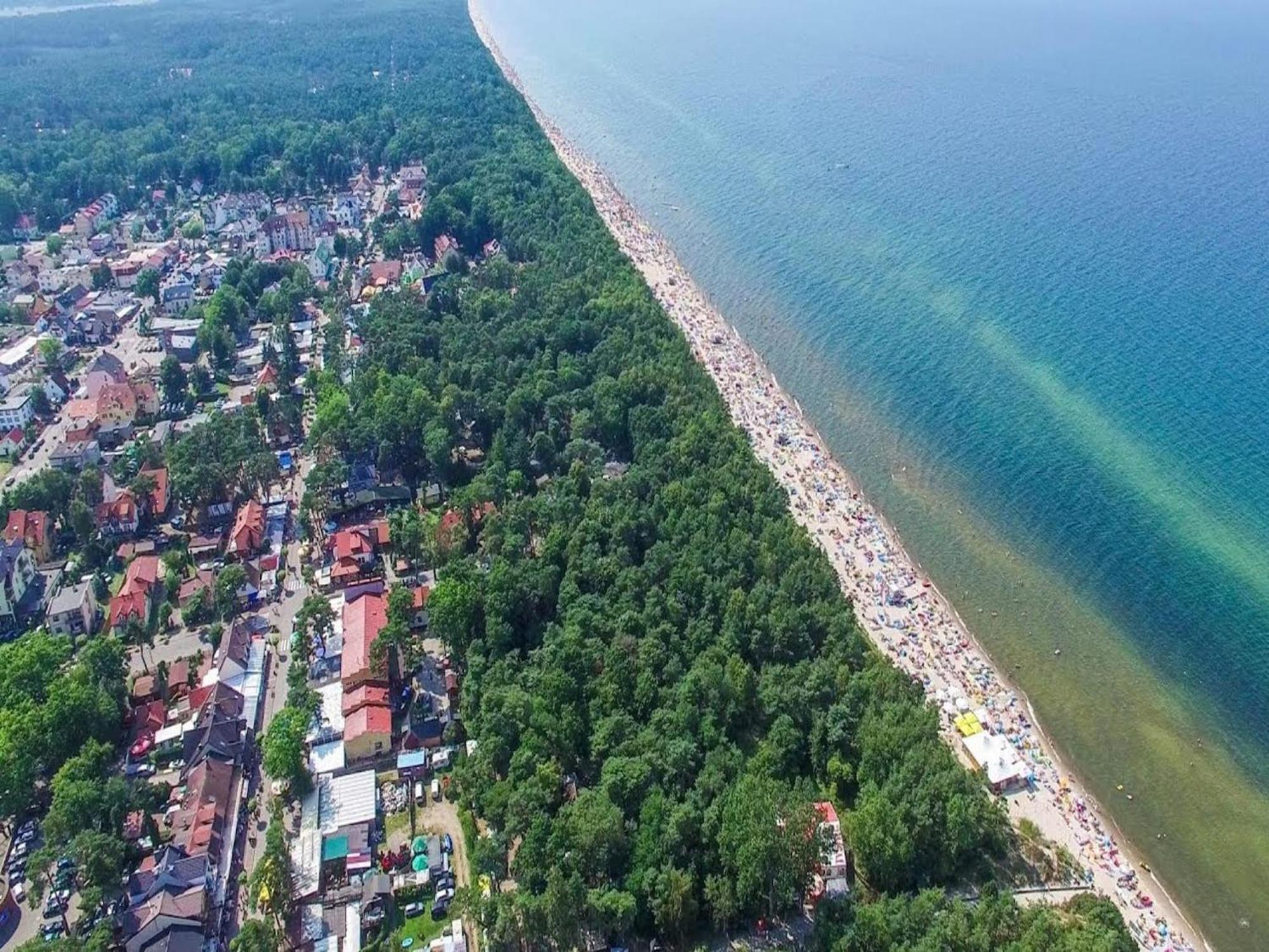 Spacious Holiday Homes Near The Beach In Поберово Екстериор снимка