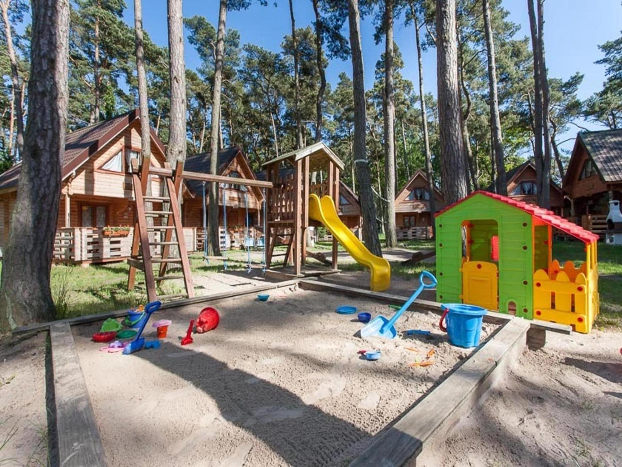 Spacious Holiday Homes Near The Beach In Поберово Екстериор снимка