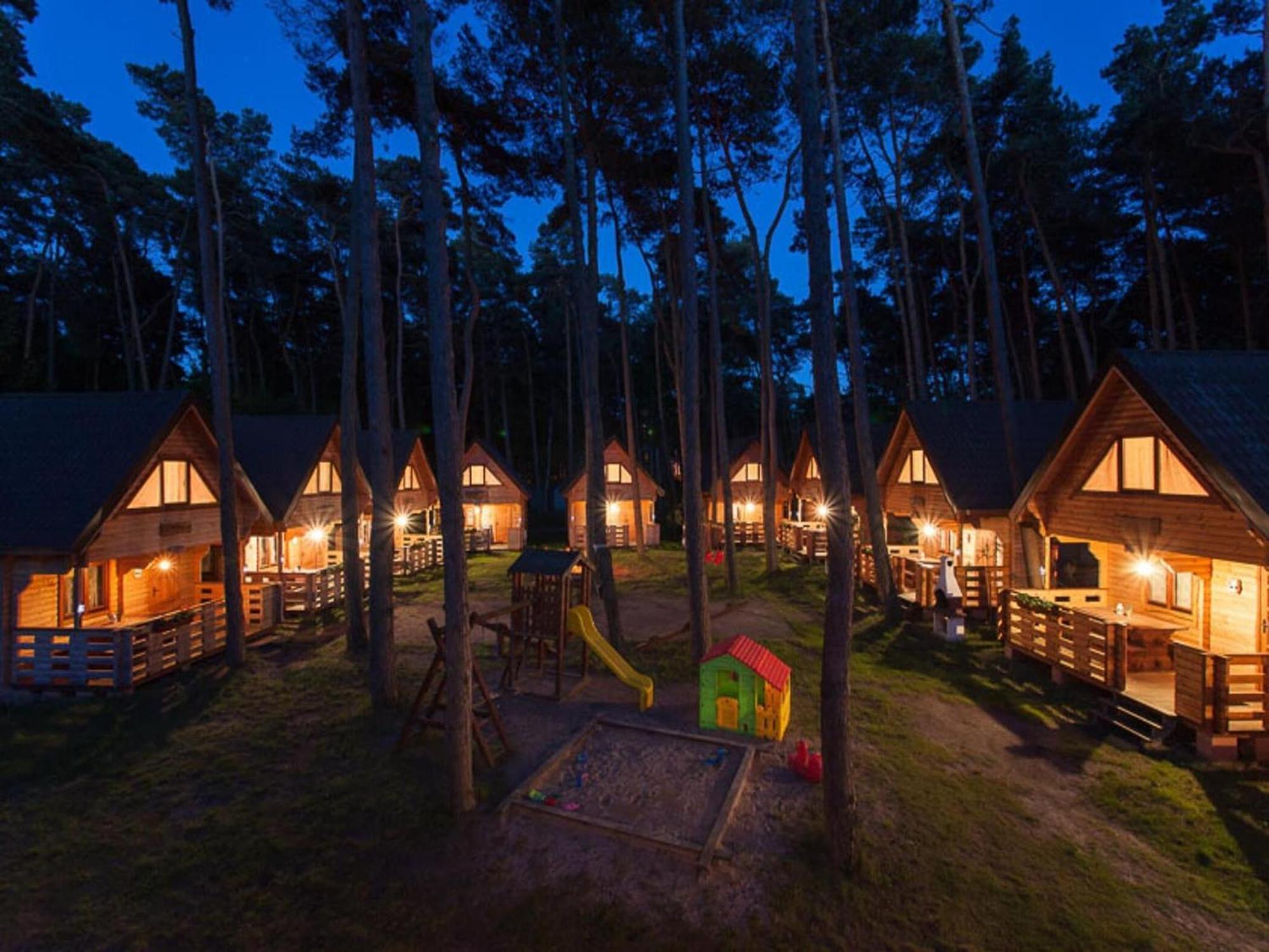 Spacious Holiday Homes Near The Beach In Поберово Екстериор снимка