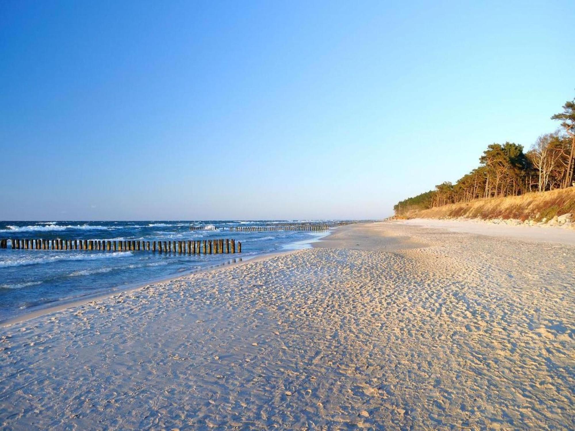 Spacious Holiday Homes Near The Beach In Поберово Екстериор снимка