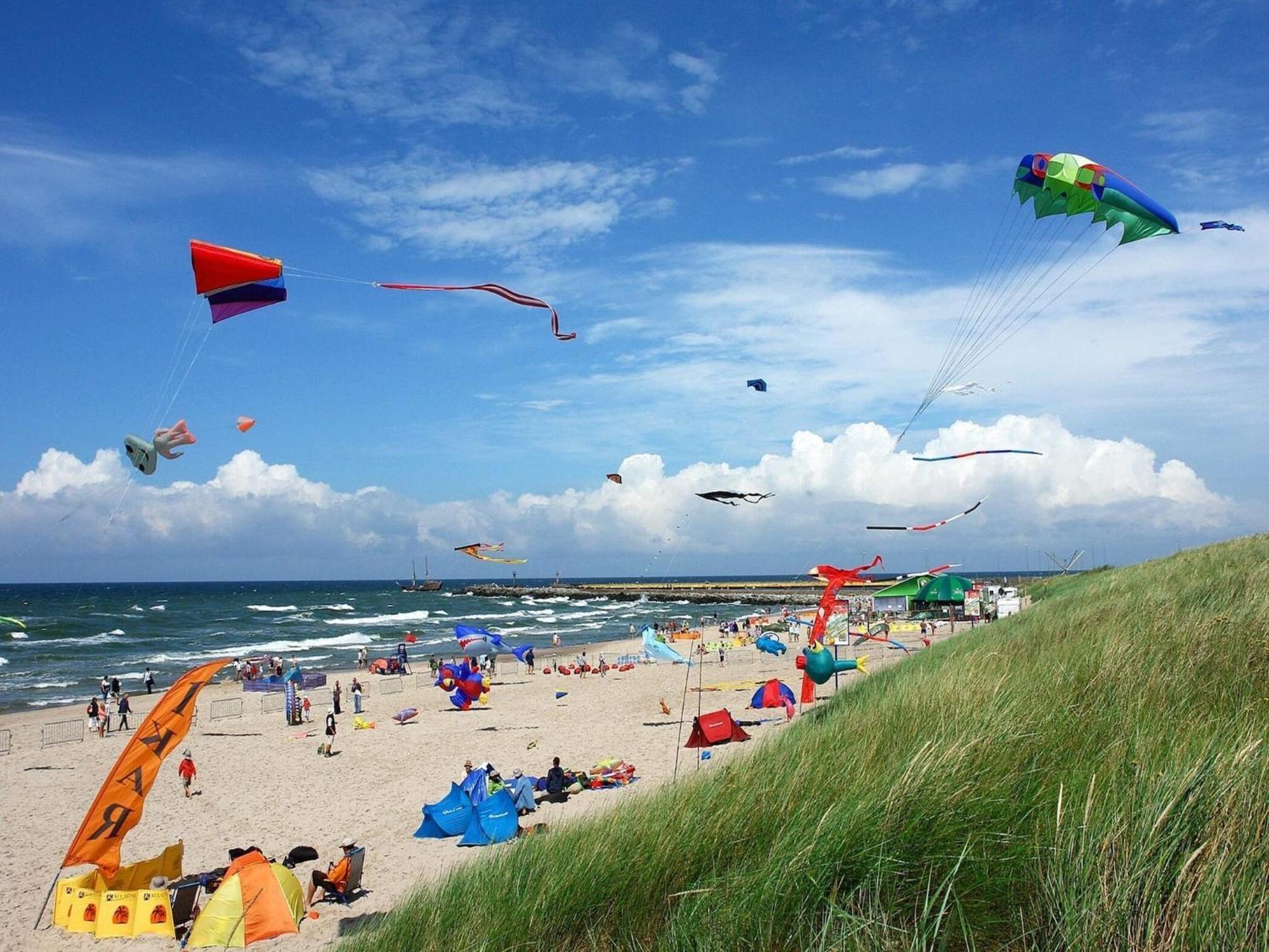 Spacious Holiday Homes Near The Beach In Поберово Екстериор снимка