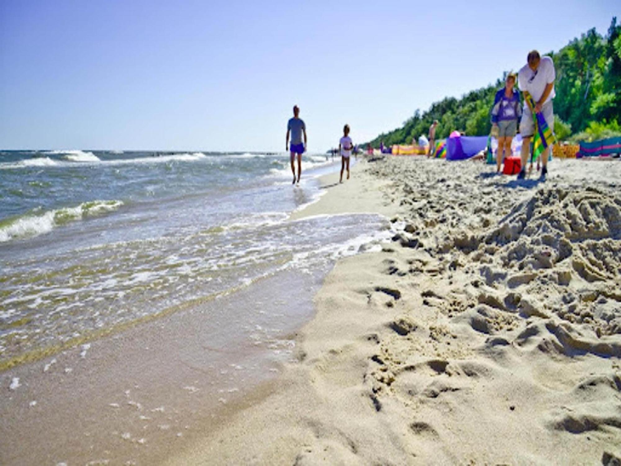 Spacious Holiday Homes Near The Beach In Поберово Екстериор снимка